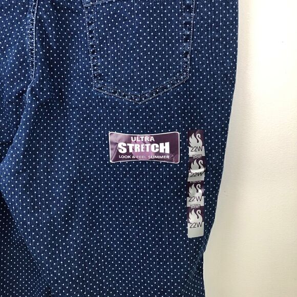 NWT Gloria Vanderbilt Amanda Tummy Slimmer Stretch Tapered 22W Short Jeans!! - Picture 11 of 13